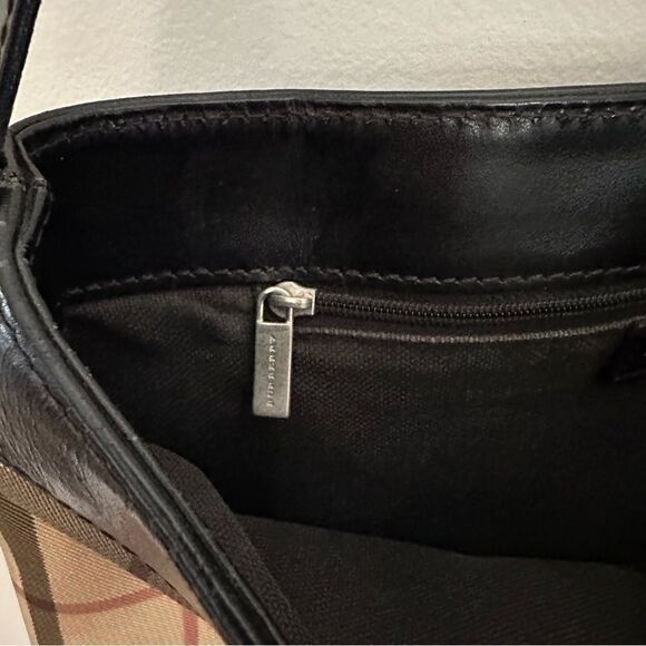 Burberry Check Coated Canvas Medium PVC
Shoulder Bag - Picture 6 of 14